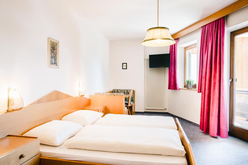 Gasthof Hotel Woehrmaurer Velturno Esterno foto