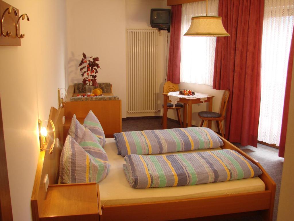 Gasthof Hotel Woehrmaurer Velturno Camera foto