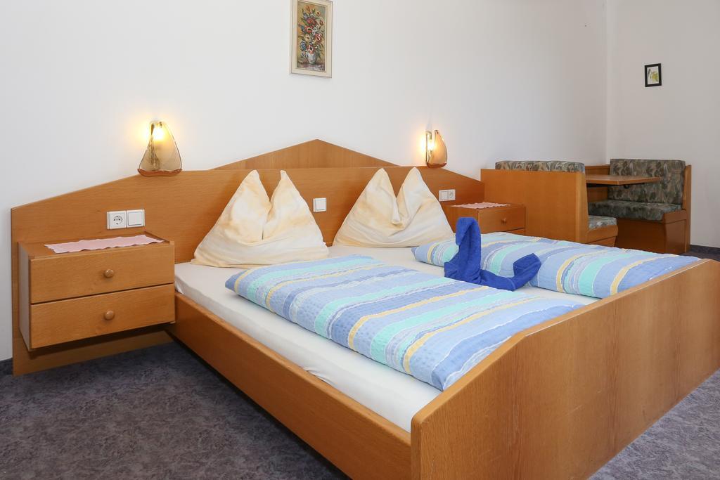 Gasthof Hotel Woehrmaurer Velturno Esterno foto